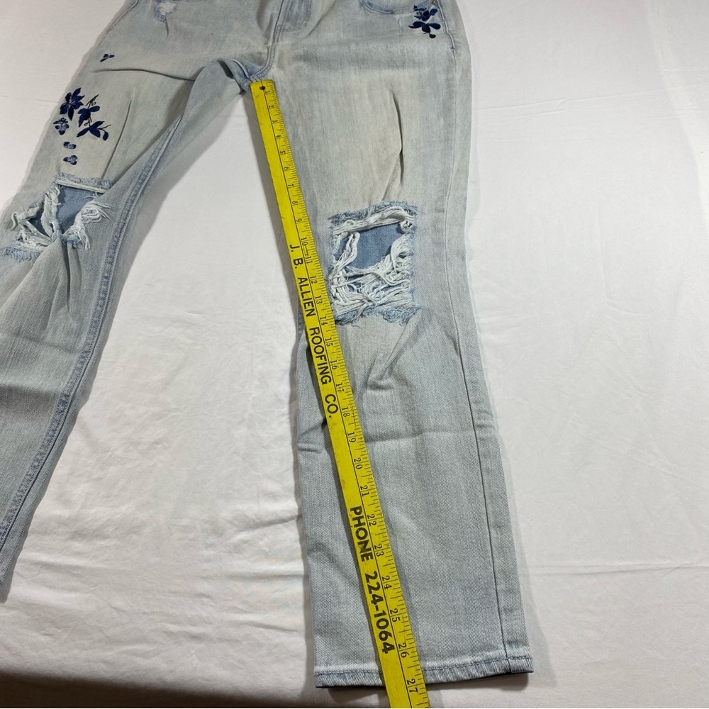 Old Navy Boyfriend Straight Jeans Droit Size 4 Distressed Embroidered Je… - Picture 4 of 9